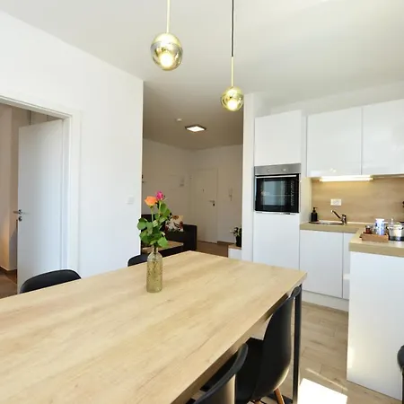 Teco Mit Pool Appartamento Traù