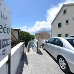 Teco Mit Pool Trogir