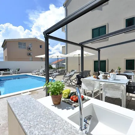 Appartamento Teco Mit Pool