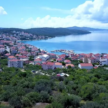 Teco Mit Pool * Trogir