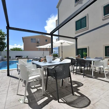 Teco Mit Pool * Trogir