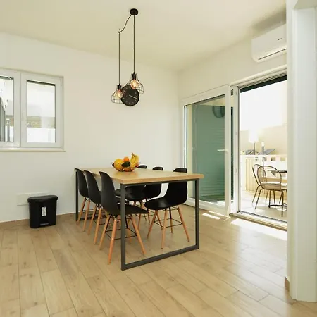 Teco Mit Pool Apartment Trogir