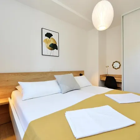 Teco Mit Pool * Trogir