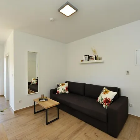 Teco Mit Pool * Trogir