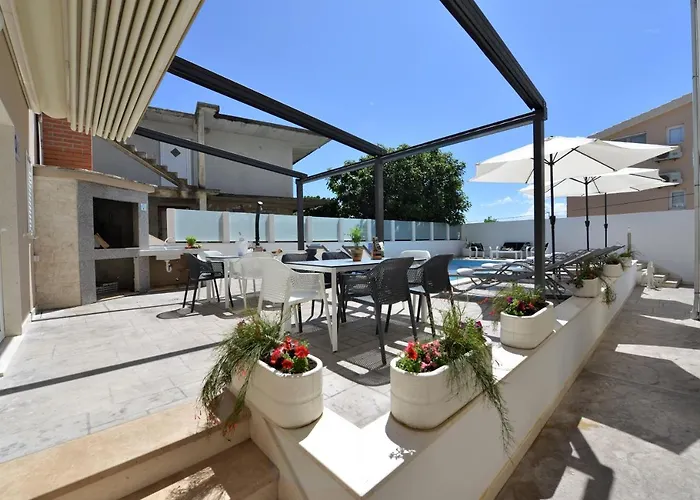 Teco Mit Pool * Trogir