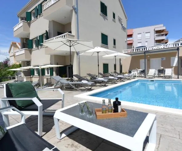 Apartamento Teco Mit Pool Trogir