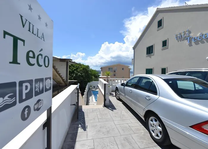 Teco Mit Pool Trogir