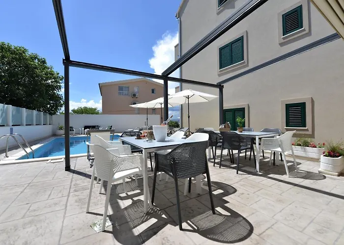 Teco Mit Pool * Trogir