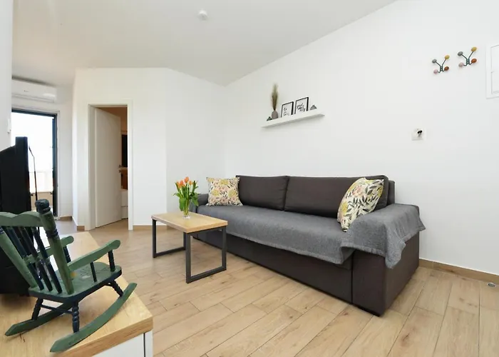 Teco Mit Pool Apartamento Trogir