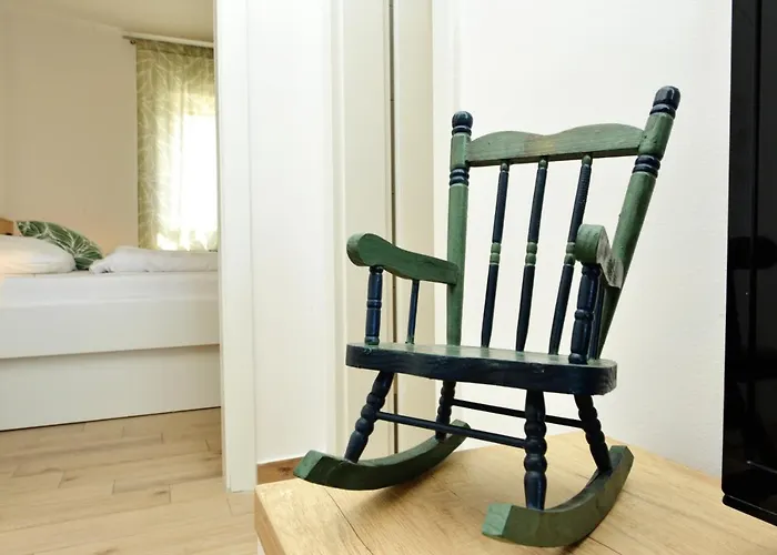 Teco Mit Pool Apartamento Trogir